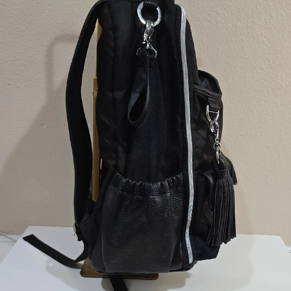 Itzy Ritzy Black Diaper Backpack with Tassel Charm 🖤🖤